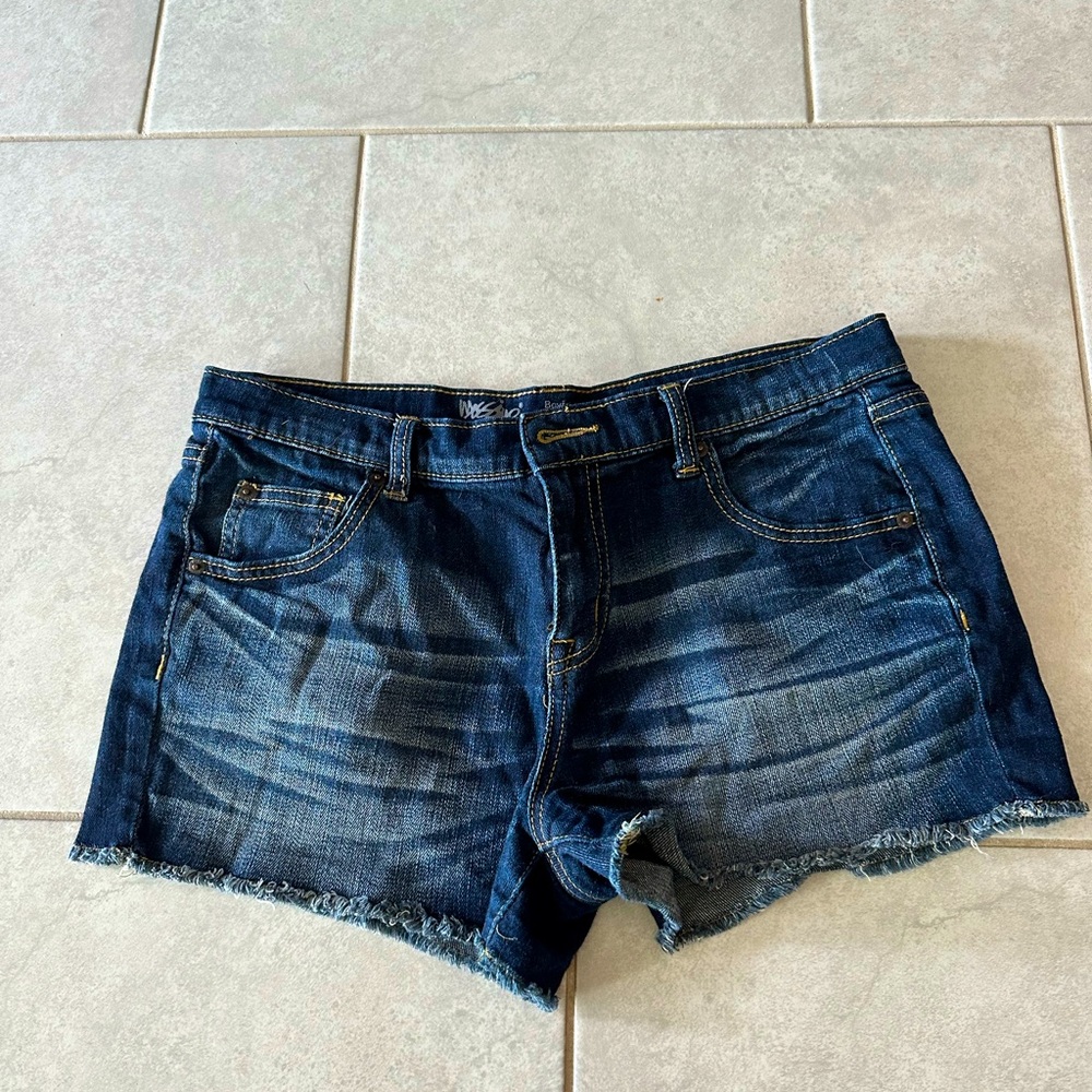 Mossimo denim boyfriend shorts size 8